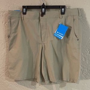 NEW Columbia Shorts Size 40 with 10 inseam, Tan